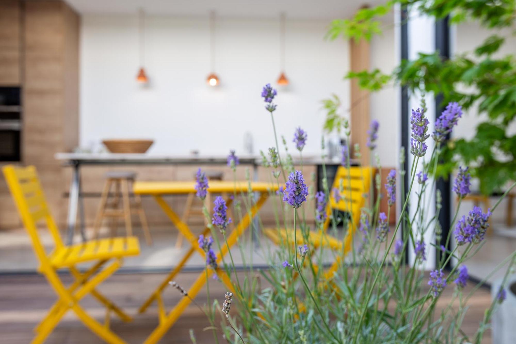 Maison-Loft De Standing Autour De Son Patio 반느 외부 사진